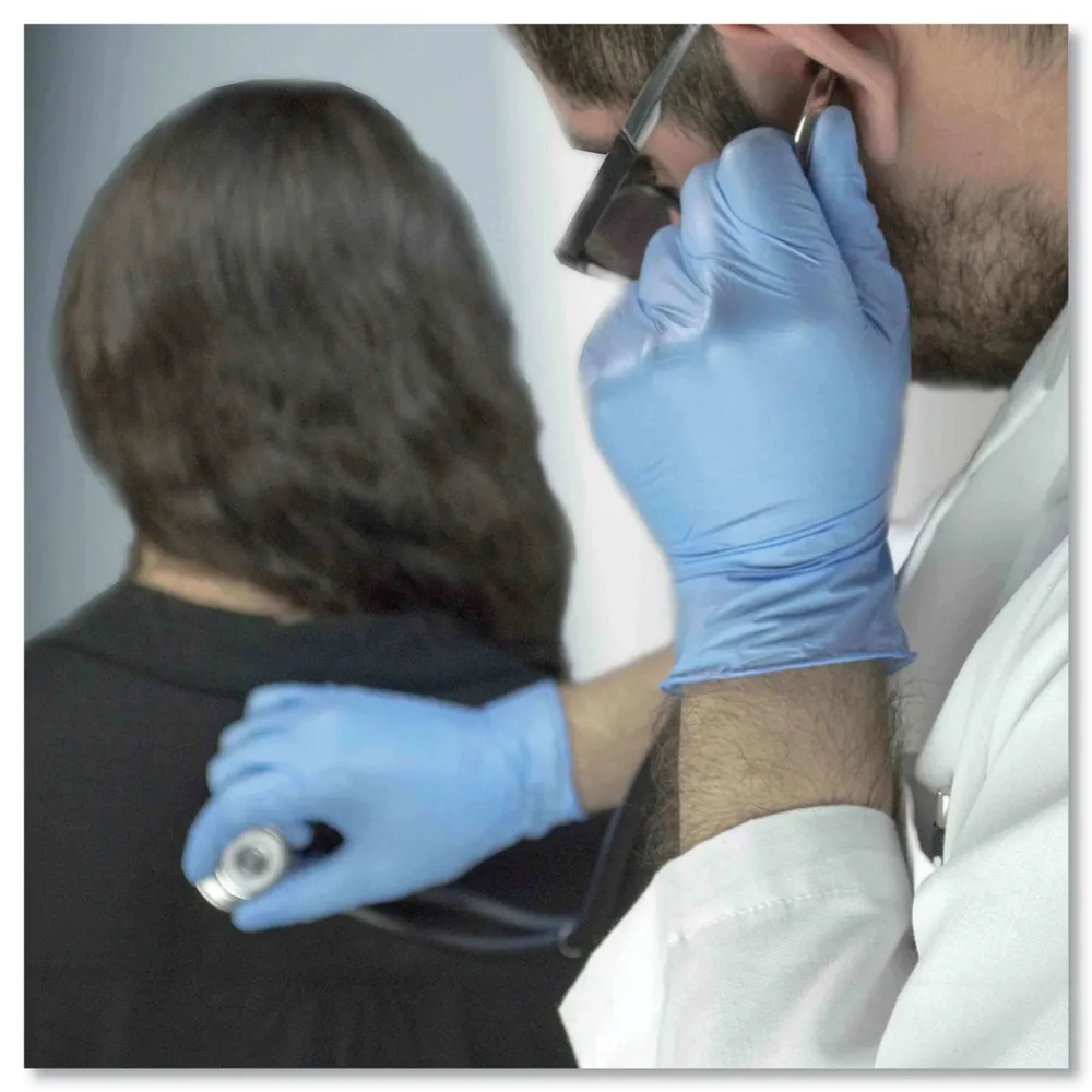 Best 9.5 in. Long 3 mil Powder-Free Nitrile Exam Gloves - Large/Light Blue (1000/Carton) Cleaning & Janitorial Supplies