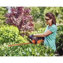 40V MAX POWERCUT Lithium-Ion 24 in. Cordless Hedge Trimmer Kit (1.5 Ah) Hedge Trimmers