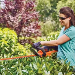 20V MAX POWERCUT Lithium-Ion 22 in. Cordless Hedge Trimmer Kit (1.5 Ah) Hedge Trimmers