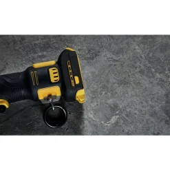 Outlet 20V MAX Lithium-Ion Cordless Hydraulic Knockout Tool Kit (2 Ah) Knockout Tools