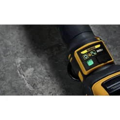 Outlet 20V MAX Lithium-Ion Cordless Hydraulic Knockout Tool Kit (2 Ah) Knockout Tools