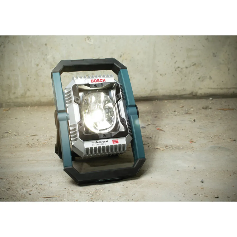Factory Reconditioned 18V Connected Lithium-Ion 2000 Lumens Cordless Floodlight (Tool Only) Work Lights