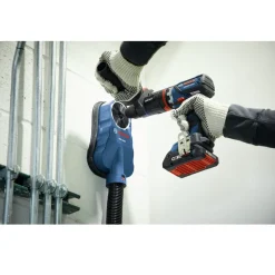 Discount Factory Reconditioned 18V Brushless Lithium-Ion Cordless Starlock Oscillating Multi-Tool and Drill Driver Combo Kit with 2 Batteries (2 Ah/4 Ah) Combo Kits