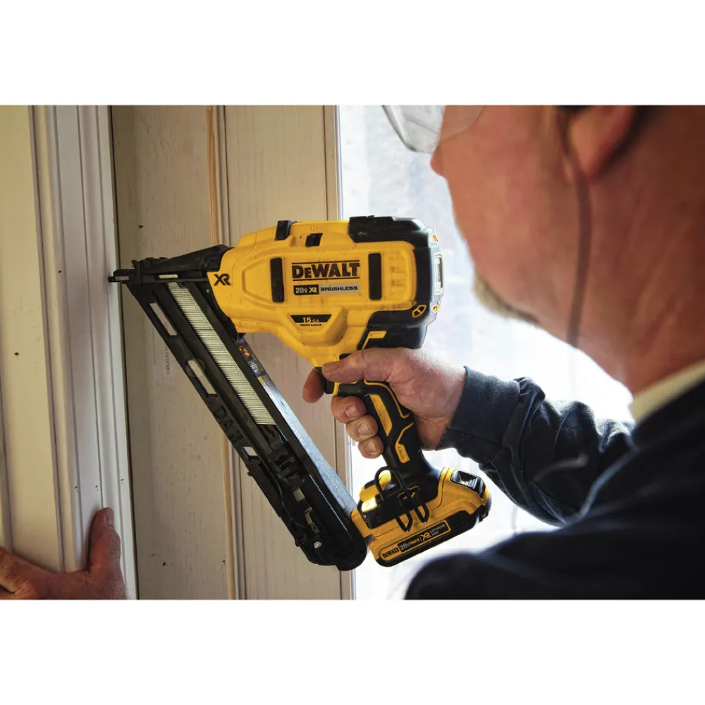 Online Factory Reconditioned 20V MAX XR 15 Gauge Cordless Angled Finish Nailer Nailers & Staplers