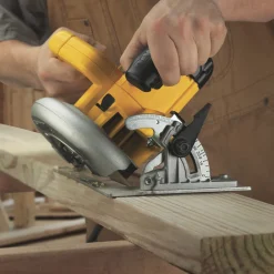 Discount Factory Reconditioned 7-1/4 in. Lightweight Corded Circular Saw Kit Circular Saws|Scroll Saws