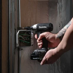 Hot Factory Reconditioned 18V LXT Brushless Lithium-Ion Cordless Sub-Compact Drill Driver and Impact Driver Combo Kit (1.5 Ah) Combo Kits