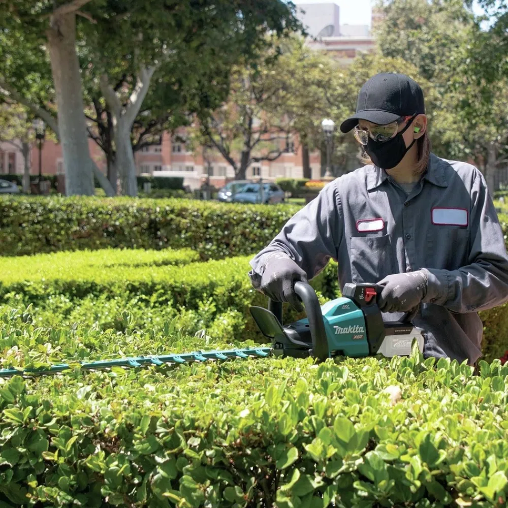 Discount Factory Reconditioned 40V max XGT Brushless Lithium-Ion 24 in. Cordless Hedge Trimmer (Tool Only) Hedge Trimmers