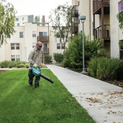 Sale Factory Reconditioned 40V max XGT Brushless Lithium-Ion Cordless Blower Kit (4 Ah) Leaf Blowers