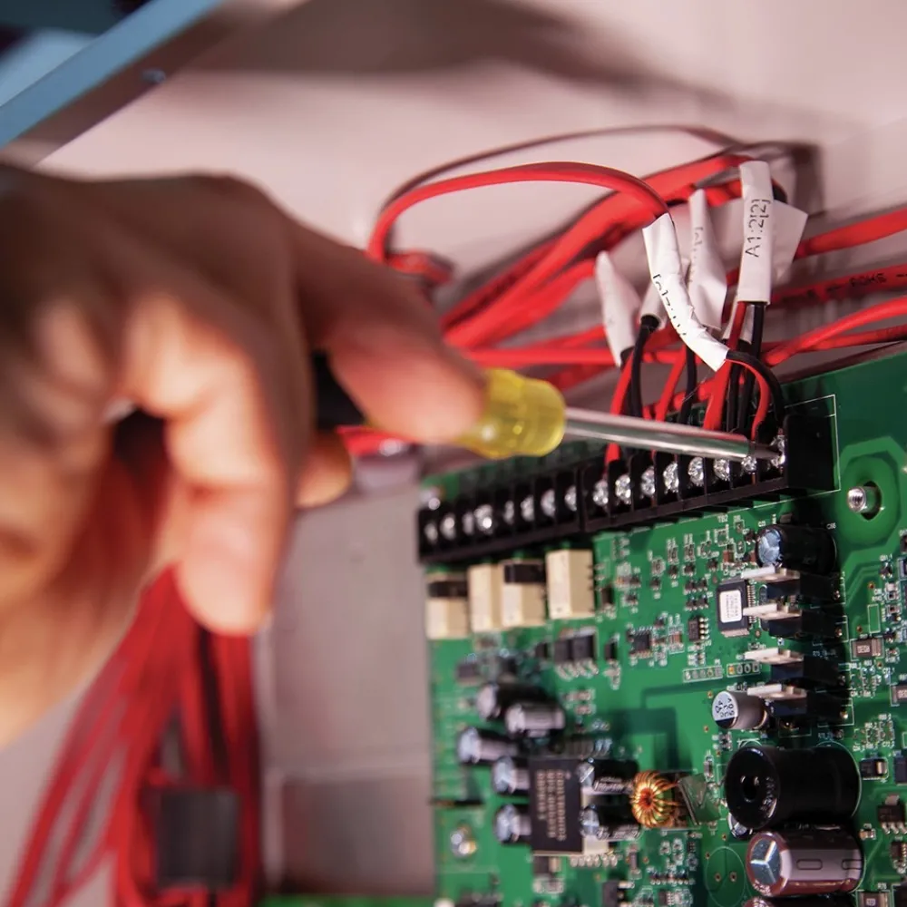 Best 4-in-1 Electronics Multi-Bit Pocket Screwdriver Set with Professional Phillips and Slotted Bits Screwdrivers