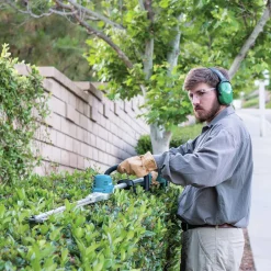 Discount 18V LXT Brushless Lithium-Ion 24 in. Cordless Pole Hedge Trimmer Kit (5 Ah) Hedge Trimmers