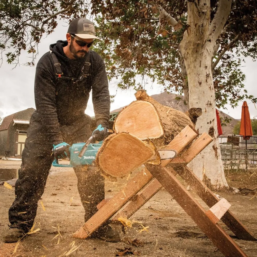 Best 40V max XGT Brushless Lithium-Ion 16 in. Cordless Chain Saw Kit (4.0Ah) Chainsaws