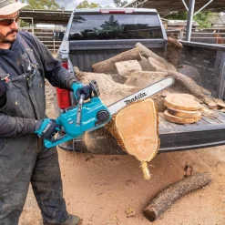 Best 40V max XGT Brushless Lithium-Ion 16 in. Cordless Chain Saw Kit (4.0Ah) Chainsaws