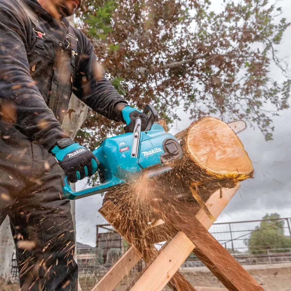 Best 40V max XGT Brushless Lithium-Ion 16 in. Cordless Chain Saw Kit (4.0Ah) Chainsaws