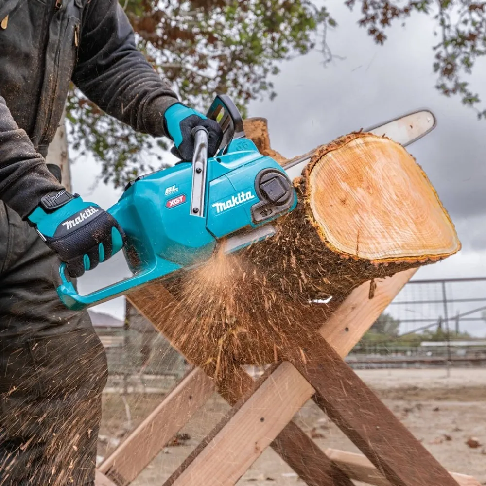 Best 40V max XGT Brushless Lithium-Ion 16 in. Cordless Chain Saw Kit (4.0Ah) Chainsaws