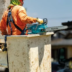 40V max XGT Brushless Lithium-Ion 18 in. Cordless Chain Saw Kit (5.0Ah) Chainsaws