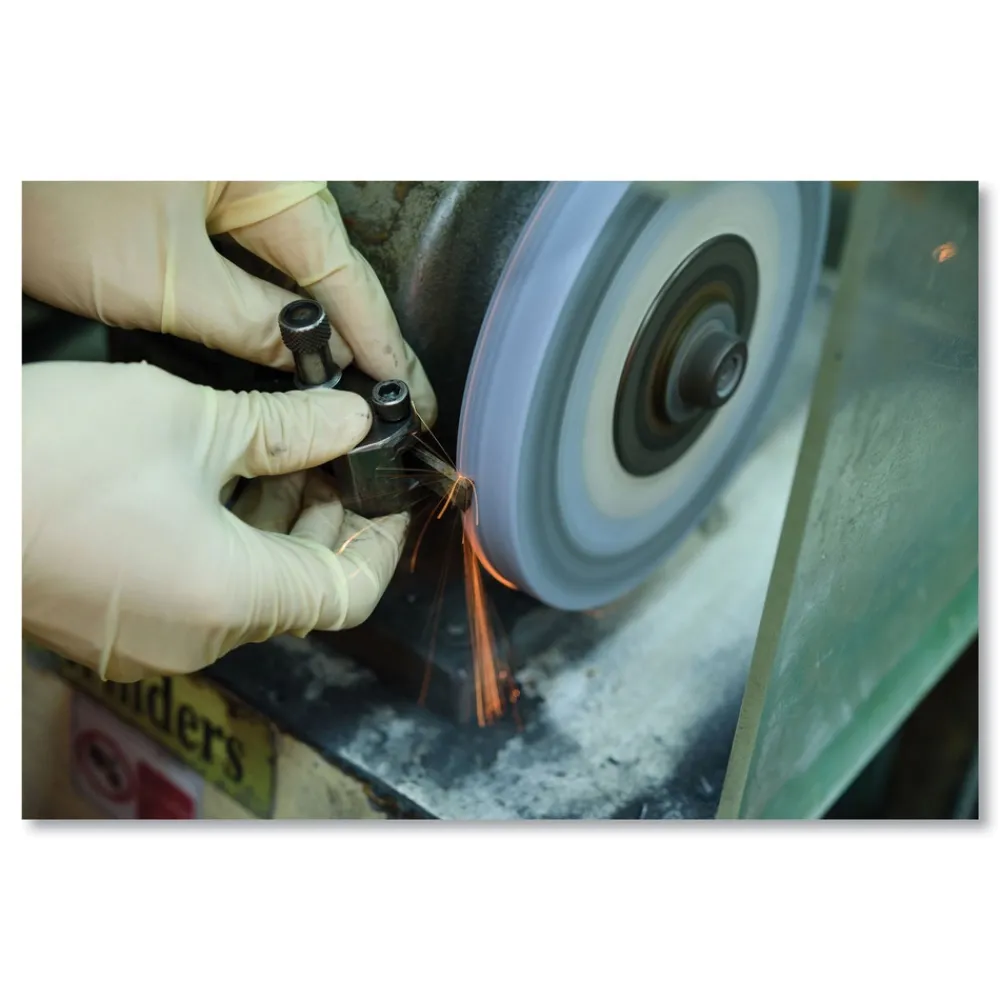 Latex Powdered Gloves - Medium Cream (100/Box) Cleaning & Janitorial Supplies