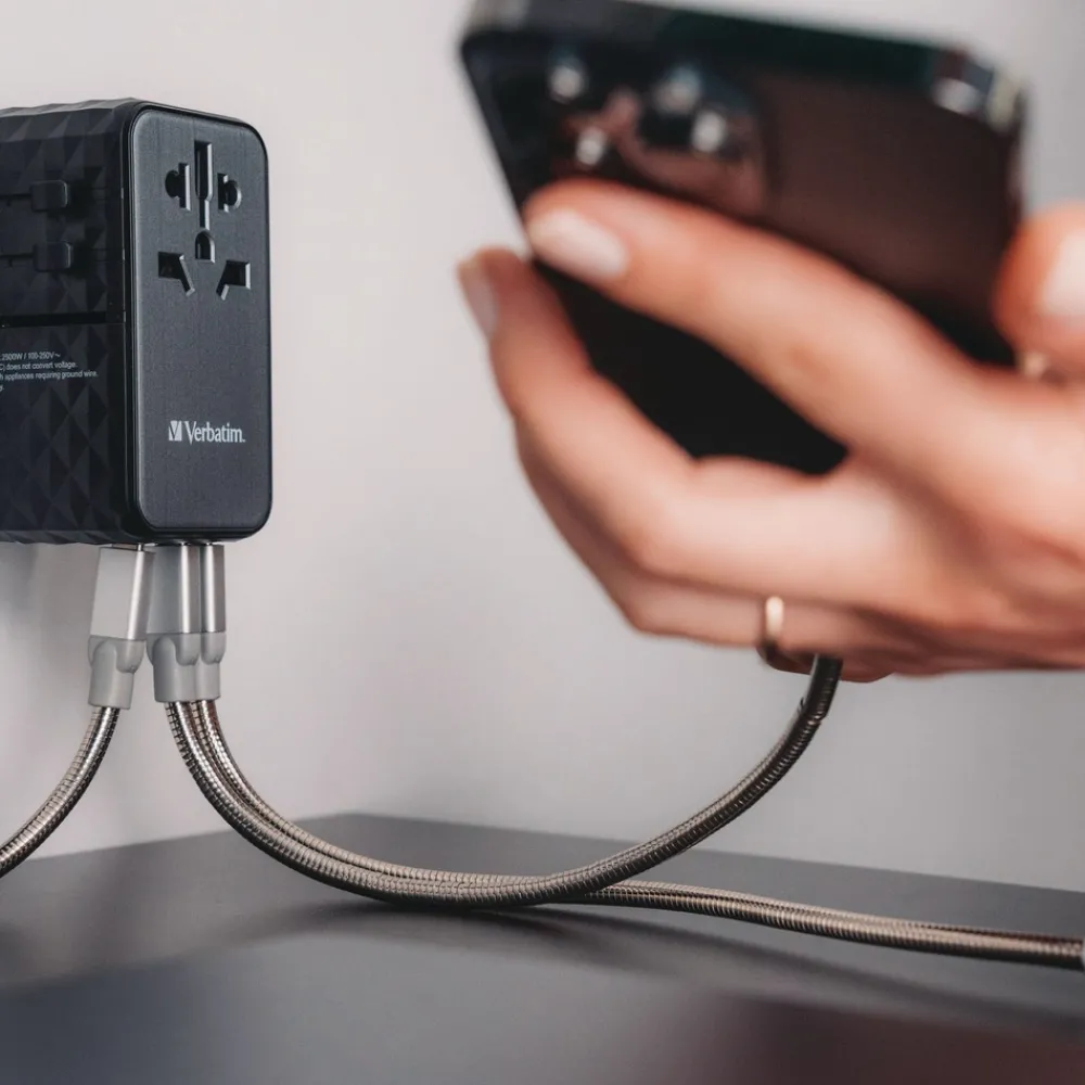 Hot UTA-10 GaN III 3-USB-A/3-USB-C Universal Travel Adapter Office Electronics & Batteries